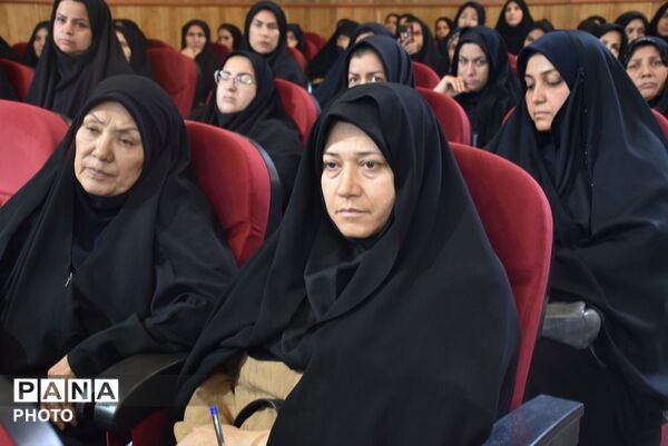 پایان دوره آموزشی آشنایی با وظایف سازمانی نیروهای سرایدار و خدمتگزار تبادکان