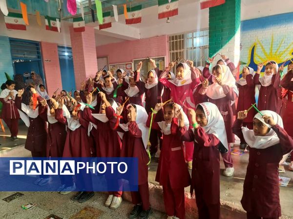 جشن کتاب و قصه‌گویی در دبستان شهید تنیده