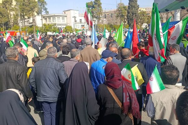 حضور با شکوه مردم، رسیدن به اوج بلندی و قدرت