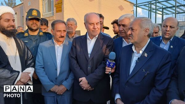 بازدید وزیر آموزش و پرورش از پروژه مدرسه ۶ کلاسه قهستان درمیان