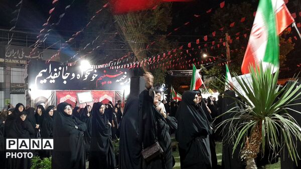 حضور پرشور مردم در اجتماع مردمی؛ جلوه‌ای از همبستگی و وحدت ملی