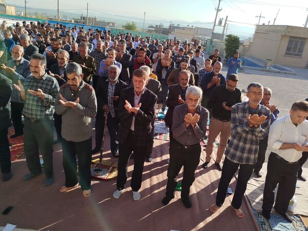 نماز عید فطر ۱۴۰۴ در روستای ظفرآباد شیراز اقامه شد