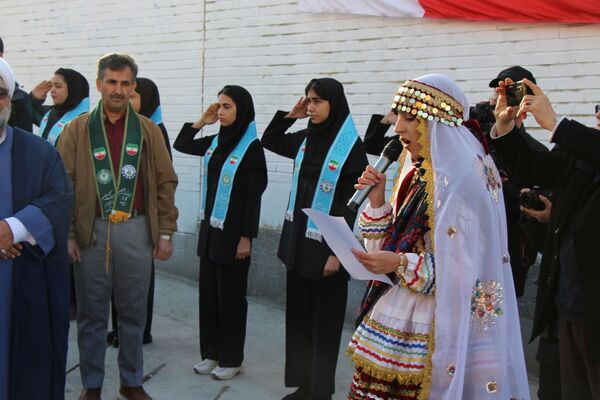تجهیز هنرستان ۱۲ کلاسه «بصیرت سملقان»  به امکانات آموزشی نوین