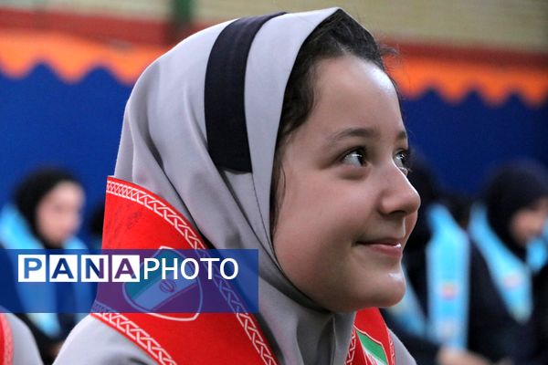 بهارستان دو صحنه همفکری، همدلی و همکاری پیشتازان در همایش یاوران انقلاب