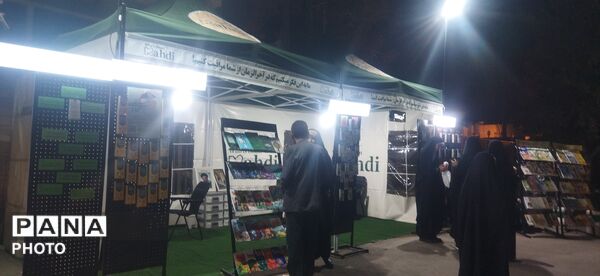 برپایی نمایشگاه امام مهدی (عج) در اجتماعات شبانه 