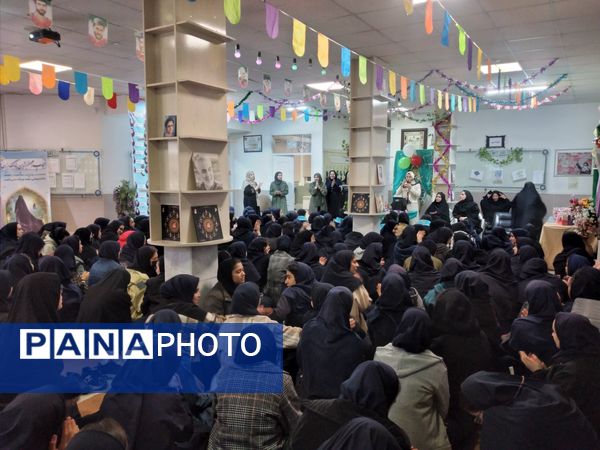 جشن نیمه‌شعبان در دبیرستان شاهد ارض اقدس ناحیه۳ مشهد