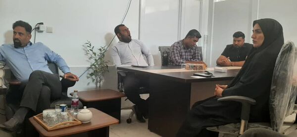 نشست مدیر آموزش و پرورش ناحیه یک بندرعباس با بخشدار و دهیاران بخش شمیل