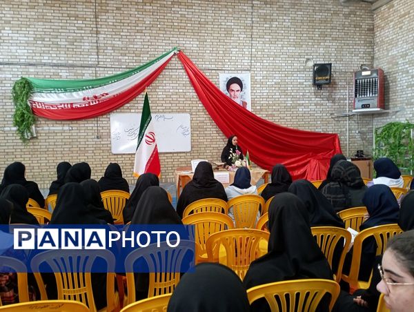 برگزاری جلسه آموزش خانواده با موضوع هدایت تحصیلی پایه نهم در قوچان