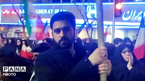 تشییع ۴ شهید ناو دنا در میدان جمهوری