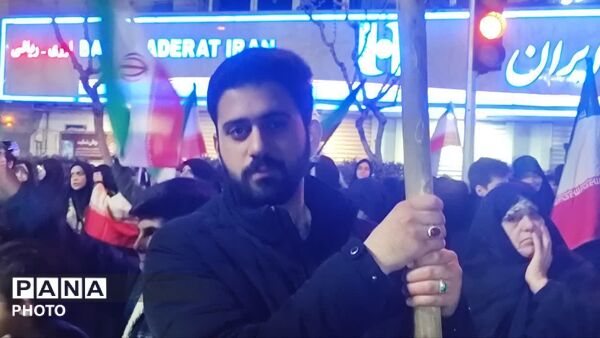 تشییع ۴ شهید ناو دنا در میدان جمهوری
