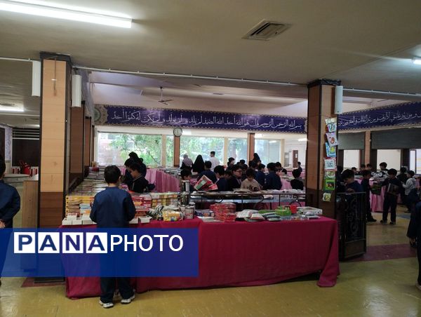 نمایشگاه کتاب کانون مهدیه همدان