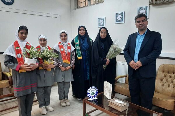 دیدار دانش آموزان پیشتاز پاکدشت با مدیرکل آموزش و پرورش شهرستانهای تهران