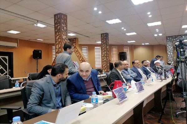 نشست مشترک اعضای کمیسیون آموزش و تحقیقات مجلس، مدیران آموزش و پررش استان خراسان رضوی و وزیر آموزش وپرورش در مشهد