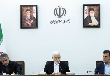 عارف: از اقدامات کوتاه‌مدت و رقابتی در حوزه امنیت فضای سایبر پرهیز شود