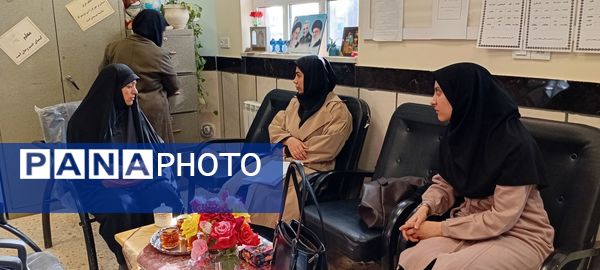 بازدید مسئولین آموزش و پرورش خلیل آباد از حوزه امتحانی دبیرستان مادرمهربان نقاب