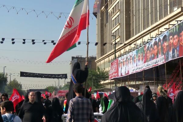 قرار آسمانی در موکب بسیج دانش‌آموزی؛ وقتی دانش‌آموزان شهید مینابی، زائر پیاده‌روی جاماندگان اربعین