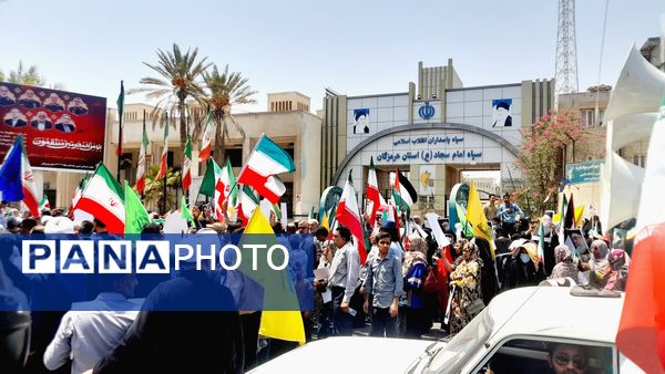 راهپیمایی خشم و نصر در بندرعباس