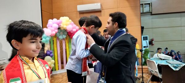تجلیل از مقام آوران المپیاد رویش ناحیه یک