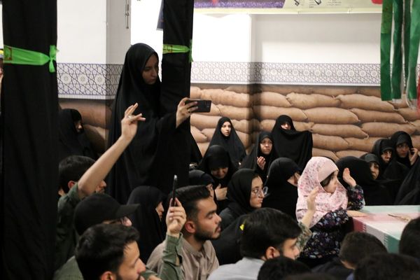 آخرین وداع فرزند با پدر