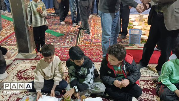 برگزاری سفره اطعام به‌مناسبت ایام شهادت امام علی(ع) در مسجد امام حسین(ع) سفیددشت