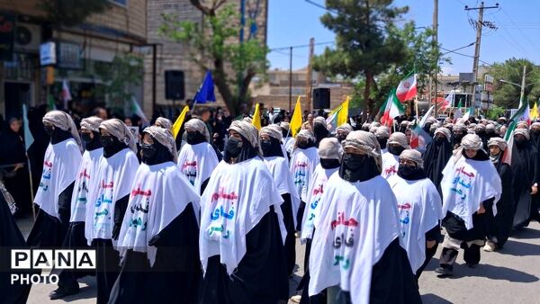 بانوان آماده به رزم تربت جام در اجتماع دختران جان فداسنگ تمام گذاشتند
