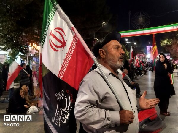 تجمعات شبانه مردم نیشابور در حسینیه امام خمینی(ره) ادامه دارد