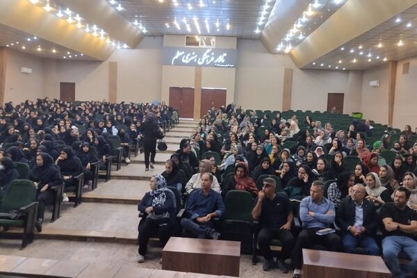 اولین جلسه هدایت تحصیلی دبیرستان پویش ناحیه ۳شیراز 