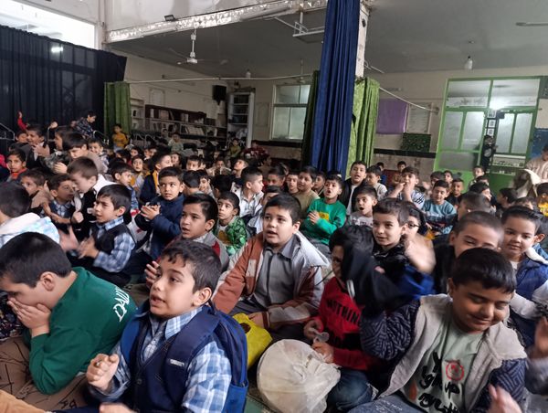 مسجد حسین‌بن‌علی (ع) میزبان لبخند دانش‌آموزان در جشن میلاد دو امام