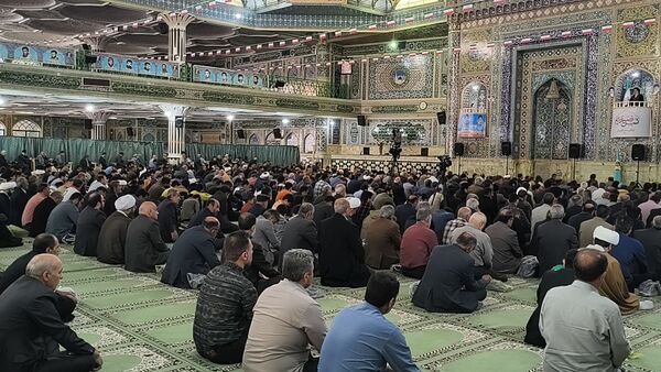میعادگاه دانش‌آموزان با نماز جمعه