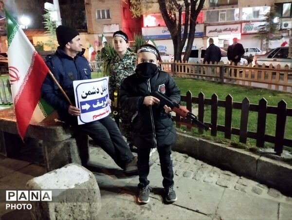  بی‌تابِ میناب، در سوگِ رهبر و لاله های کوچک