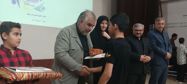 مراسم تجلیل از برگزیدگان نوجوان سالم