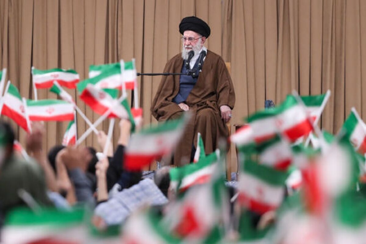 اشک‌هایی که از شوق دیدار ریخته شدند
