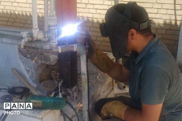 مهر دانایی و ایستادگی در دبستان خورسندیان