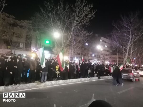 اجتماع بزرگ مردم مشهد در مساجد در شب شهادت رهبر شهید انقلاب 