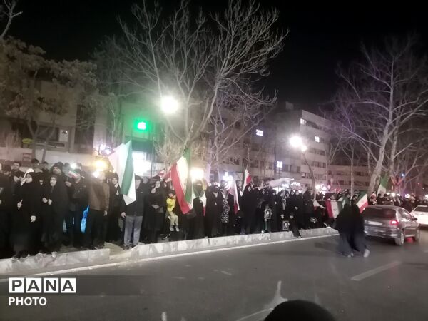 اجتماع بزرگ مردم مشهد در مساجد در شب شهادت رهبر شهید انقلاب 