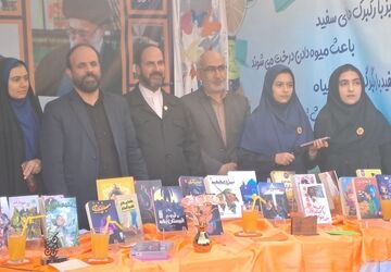 برپایی غرفه »کتابنوش»همزمان با هفته کتاب و کتابخوانی در مصلی کرج 