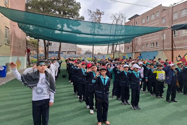 همایش یاوران انقلاب در دبستان شاهد شهید قدوسی ناحیه دو شهرری 