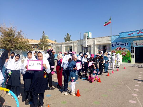 المپیاد درون مدرسه ای در دبستان سمیه