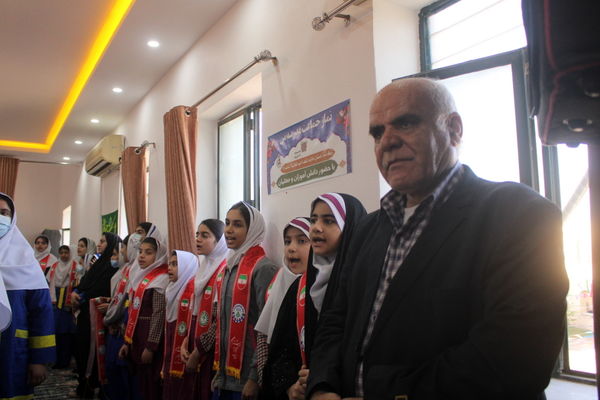 سپاس مربی در دبستان امید انقلاب بوشهر
