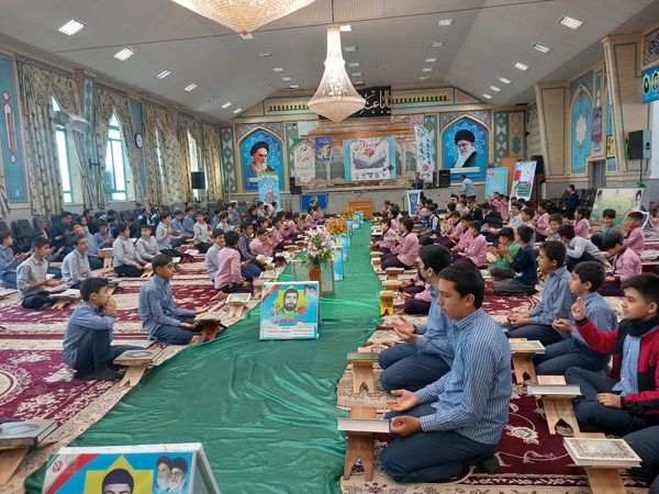 محفل انس با قرآن در تکیه ابوالفضلی مزده