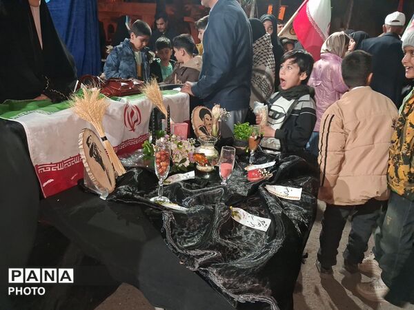 حماسه سازی مردم نیشابور در بیستمین شب از راهپیمایی های مردمی بلوار فضل 