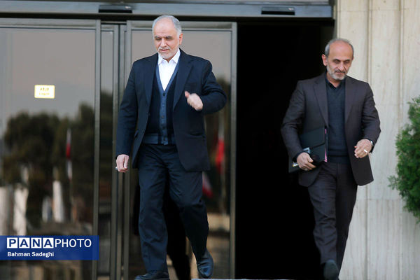 حاشیه جلسه هیات دولت - 17 دی