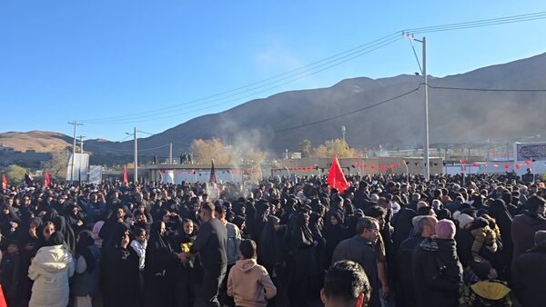 استقبال باشکوه مردم شهرستان بهاباد از شهید گمنام