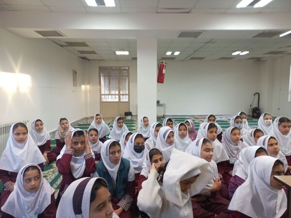 جلسه توجیهی  سفیران سلامت دبستان دخترانه شطیطه۲