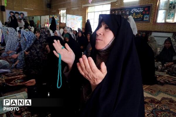 تجلی بندگی در صفوف به‌هم‌پیوسته؛ فشافویه در عید قربان یکپارچه غرق در نیایش شد
