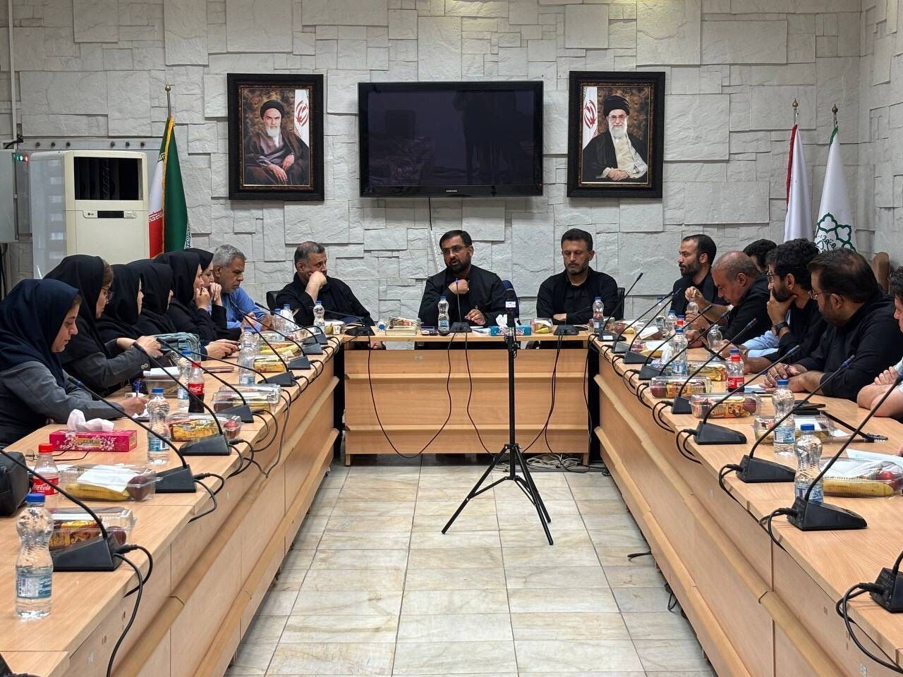 تشریح برنامه‌های استقبال و بدرقه زائران در نشست رئیس ستاد گردشگری شهرداری تهران با مدیران گردشگری مناطق ۲۲ گانه