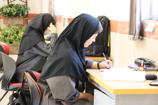 دیدار صمیمانه مدیر آموزش پرورش شهرستان‌های تهران با دانش‌آموزان اردوی مطالعاتی مدارس اسلامشهر