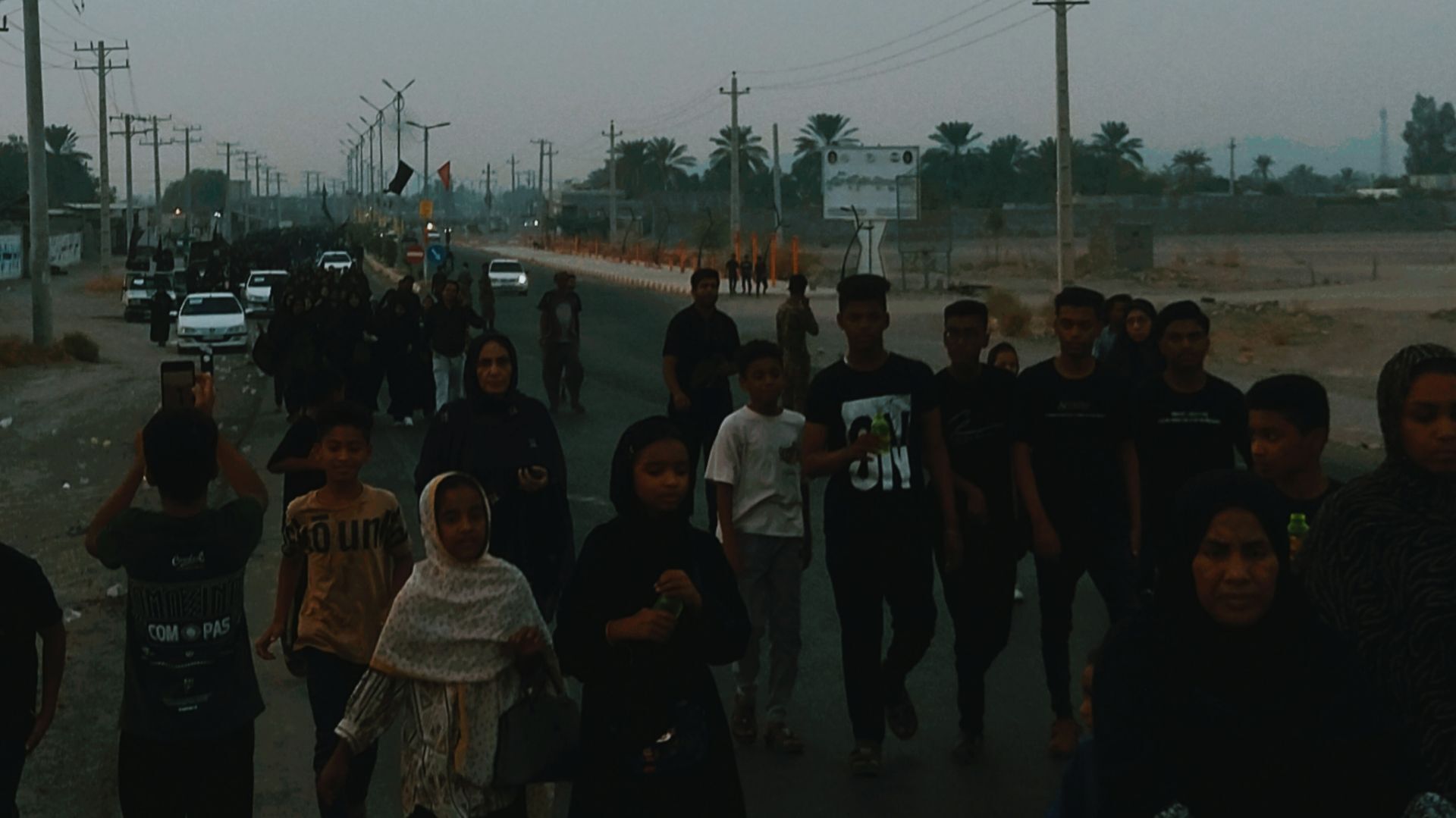 جاماندگان اربعین در مسیر شاه قطب‌الدین حیدر شهرستان رودان