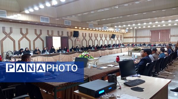 جلسه هم‌اندیشی معاونان و مربیان در خلیل آباد