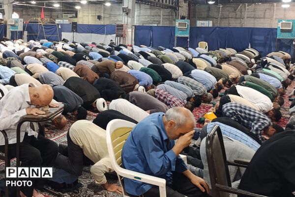  نماز جمعه در مصلی نسیم شهر